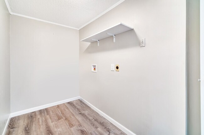 Building Photo - Waterbury Apartments of Cincinnati