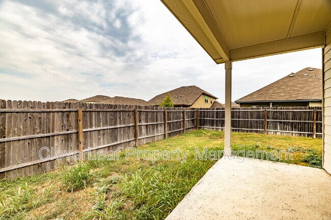 Building Photo - 720 Red Barn Bnd