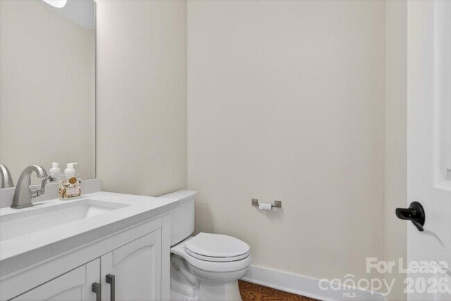 Building Photo - 5201 Valley Stream Rd