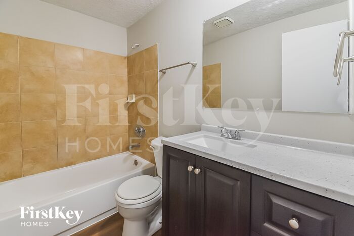 Building Photo - 2213 Moccassin Dr