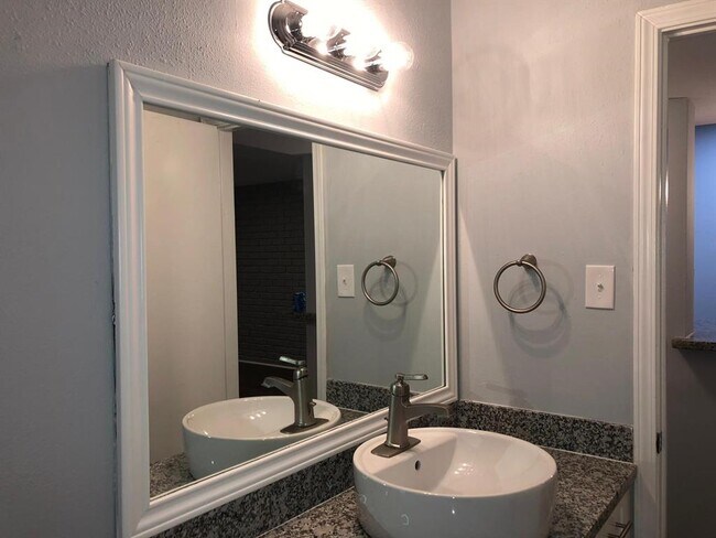 Building Photo - 13168 Trail Hollow Dr