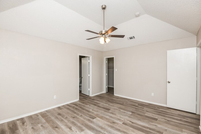 Building Photo - 5000 Highbank Dr