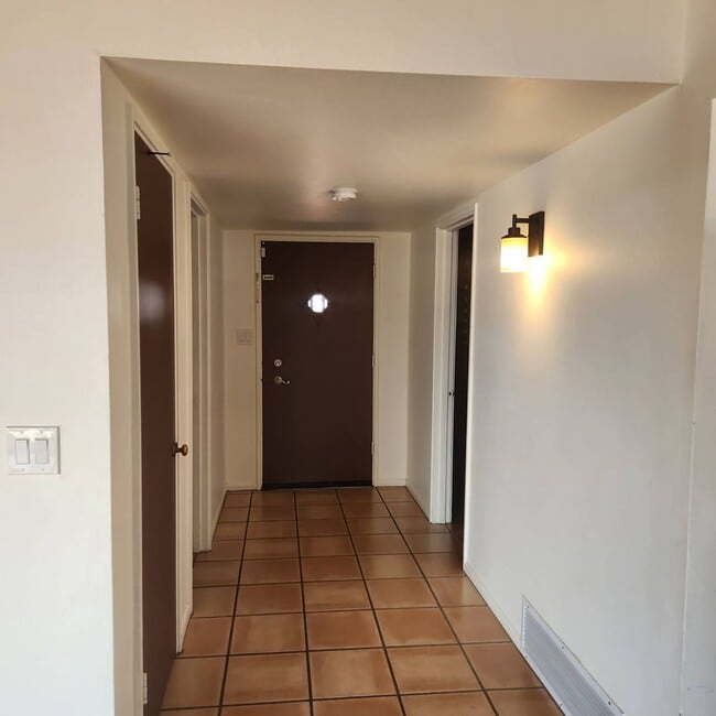 Building Photo - $1,995.00 Love this Midtown Midcentury 3 b...