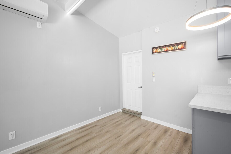 Building Photo - 13840 Community St