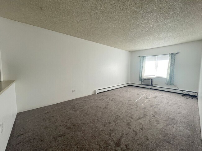 Building Photo - Cute 1 bedroom, full bathroom condo