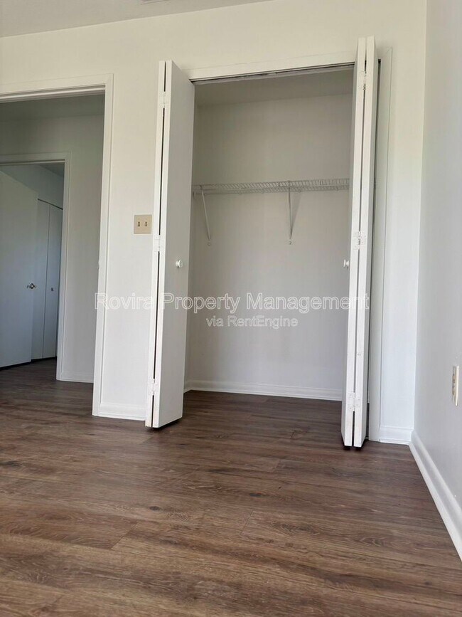 Building Photo - 176 Birmingham Dr