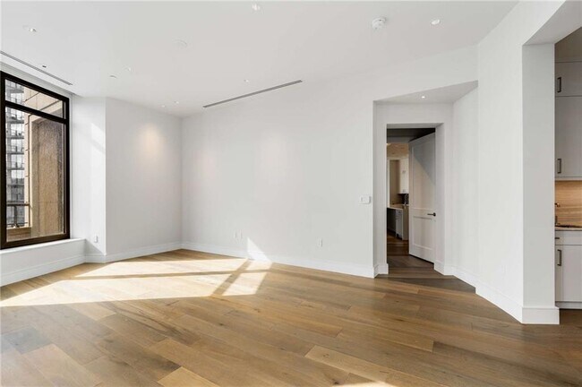 Building Photo - 3376 Peachtree Rd NE