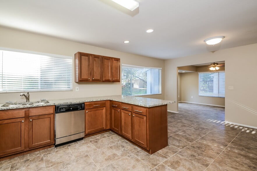 Building Photo - 5192 Cambay St