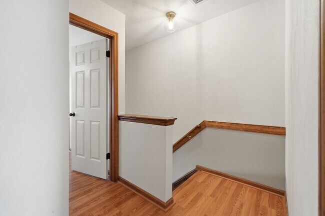 Building Photo - A gem in Knells Ridge!