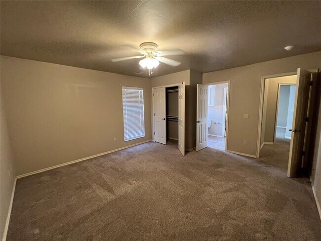 Building Photo - 16505 Moorgate Ln