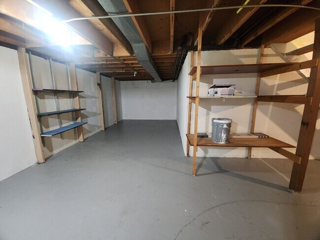 Building Photo - 706-708 N. Hawthorne Dr.