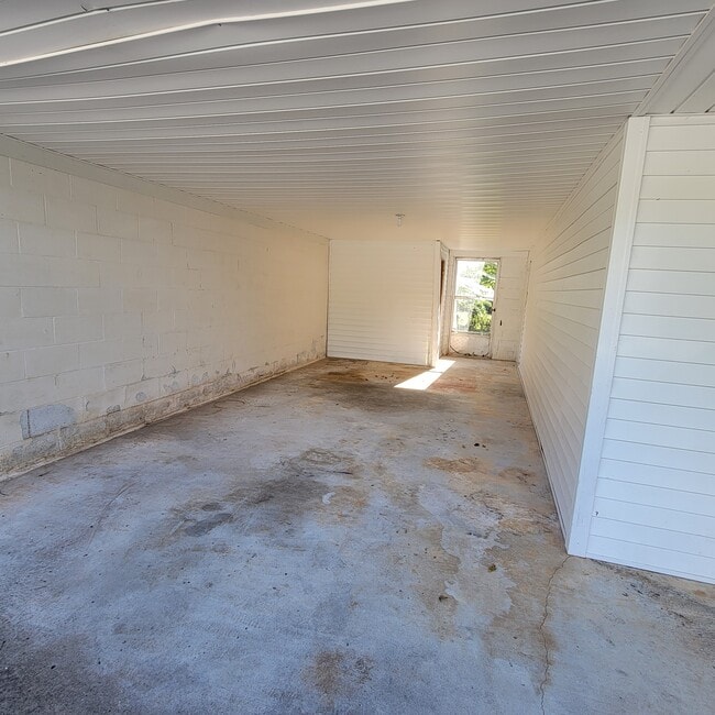 Building Photo - 617 Evans St