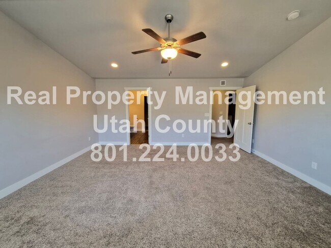 Building Photo - Townhome in Eagle Mountain