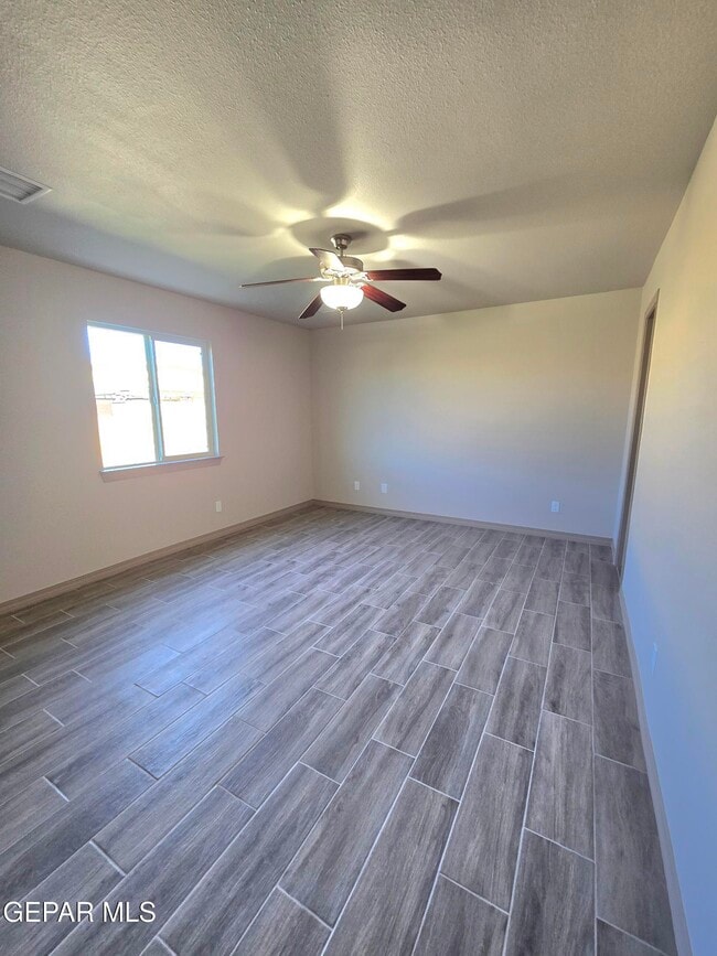 Building Photo - 3857 Loma Cortez Dr