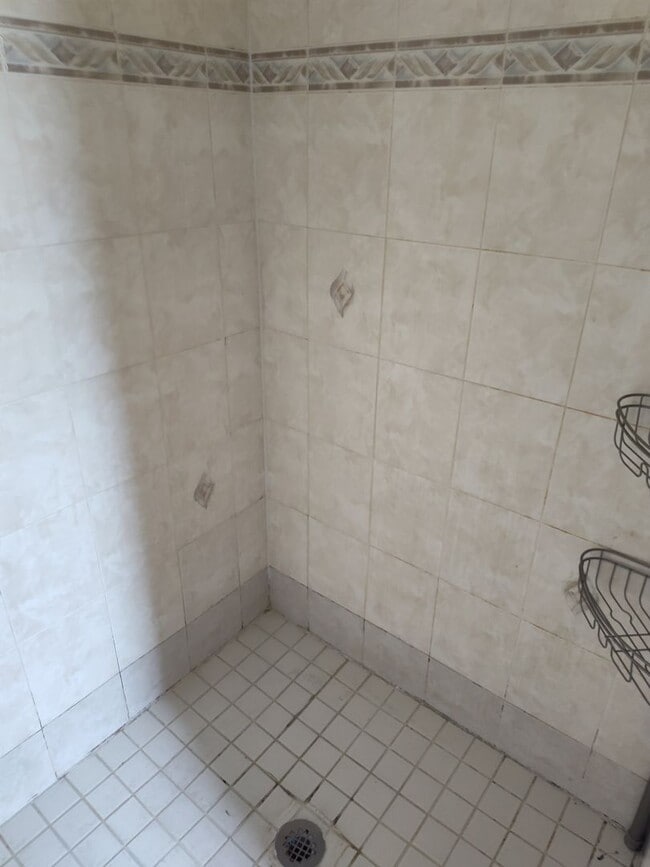 Building Photo - Inviting 3 Bedroom, 2 Bath Home in Desirab...