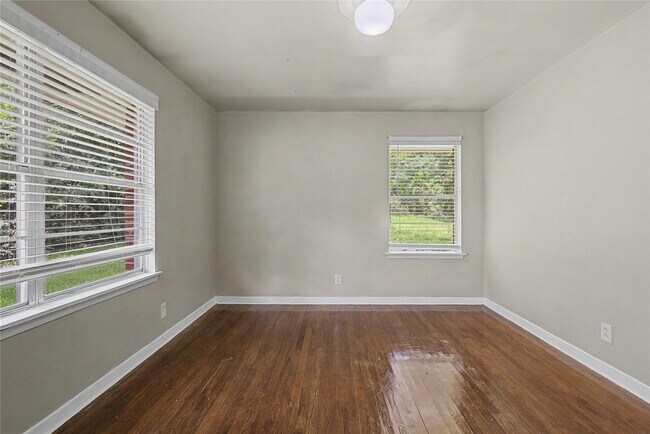 Building Photo - 802 Cline St