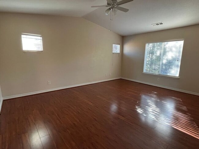 Building Photo - 31807 Empresa Cir