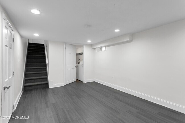 Building Photo - 203 Orchard St