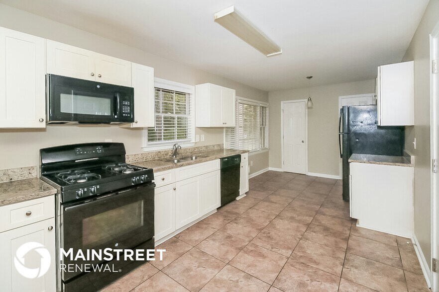 Building Photo - 266 Tonawanda Dr SE