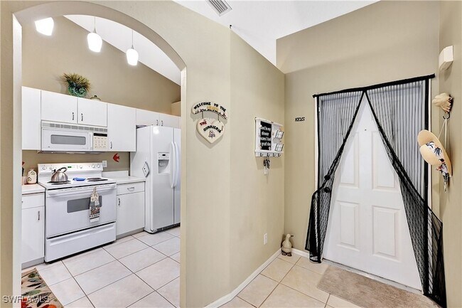 Building Photo - 6496 Huntington Lakes Cir