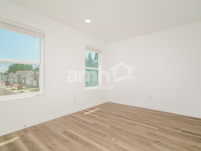 Building Photo - 9014 50th Ave SE