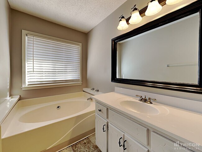 Building Photo - 2875 Brookton Ln SE