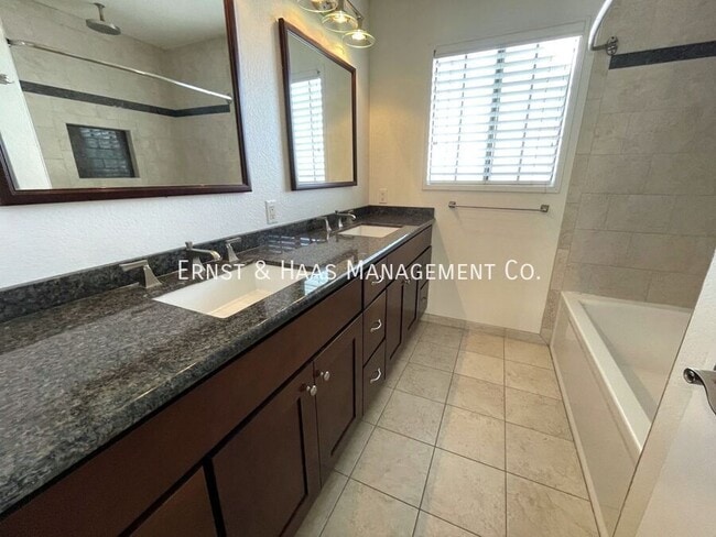 Building Photo - 2599 Walnut Ave