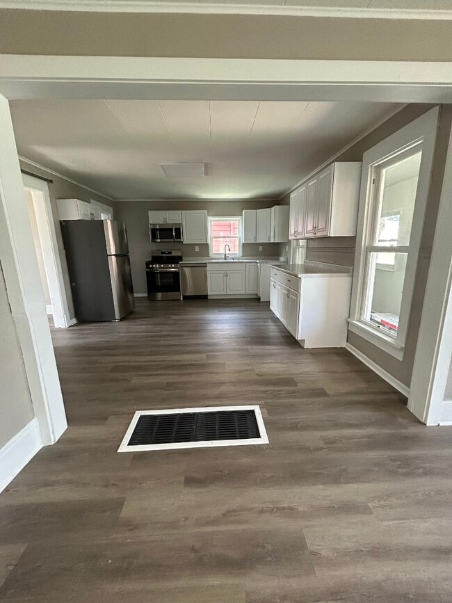 Building Photo - 2323 Ave F