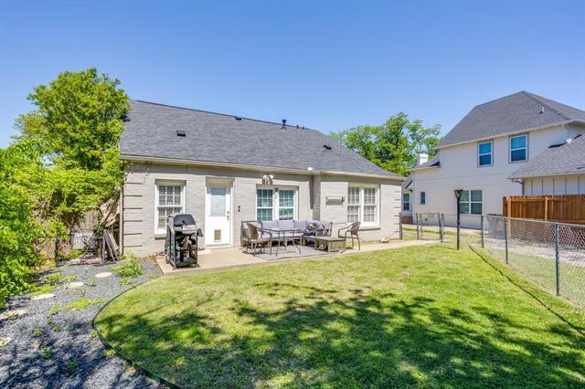 Building Photo - 2809 Benbrook Blvd