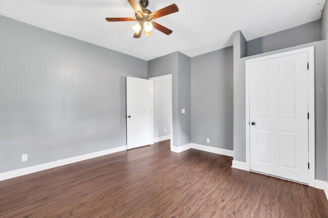 Building Photo - Spacious Rental with Modern Kitchen, Large...
