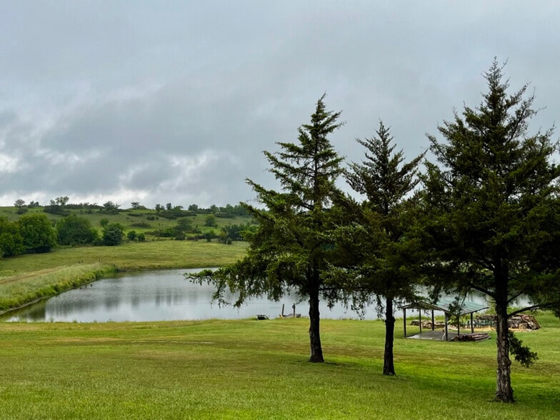 Primary Photo - 13325 Brush Creek Rd