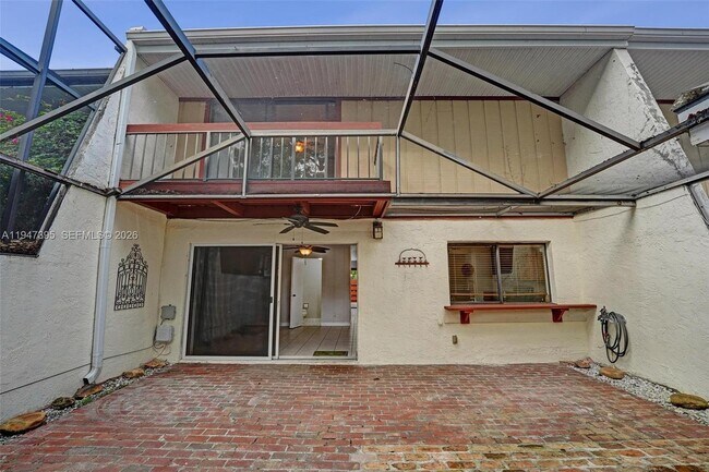 Building Photo - 2990 Oaktree Ln