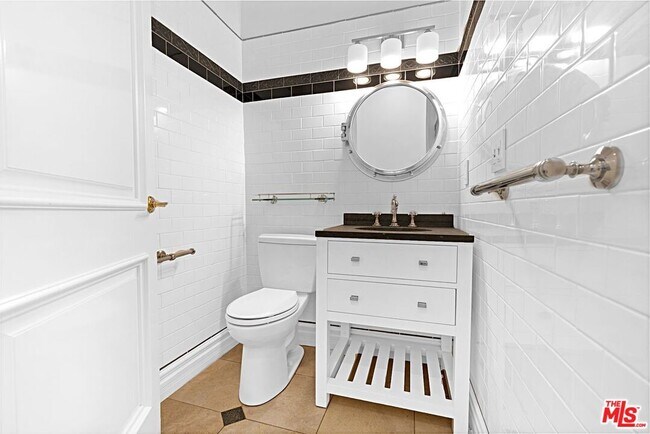 Building Photo - 16646 Cll Brittany