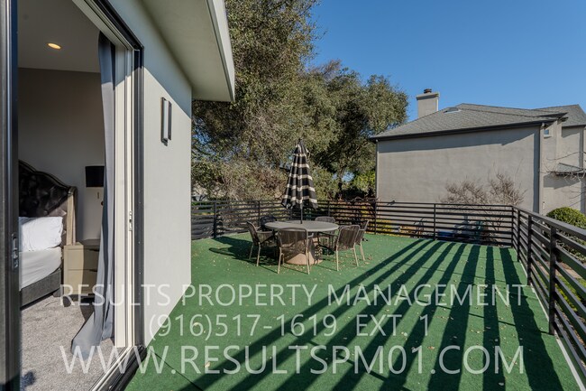 Building Photo - Stunning luxury custom home! 4 bedrooms heart of Fairoaks