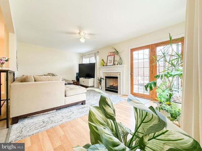 Building Photo - 14358 Haysickle Ct