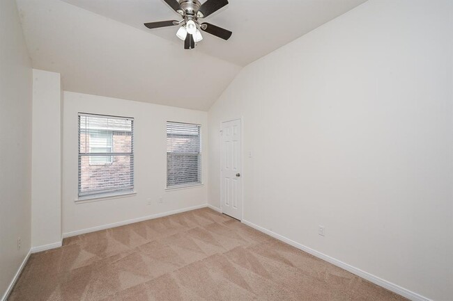 Building Photo - 25007 Ivy Trace Ln