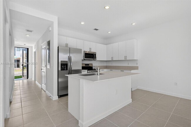 Building Photo - 13835 SW 261st Terrace