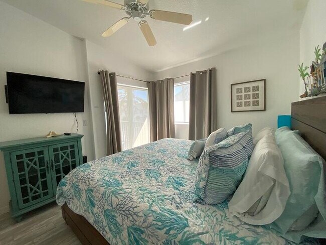 Building Photo - 343 Ocean Park Ln