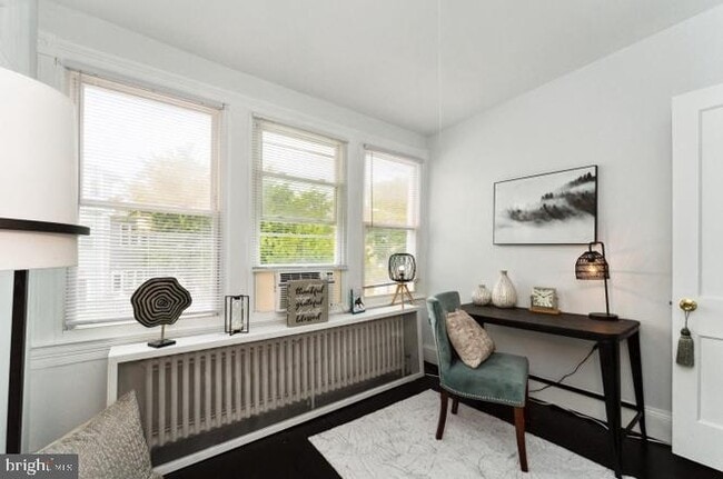 Building Photo - 337 Kentucky Ave SE