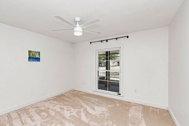 Building Photo - 4204 Pine Park Dr