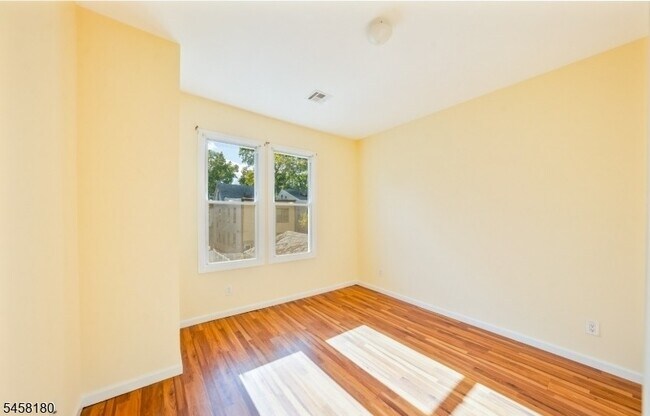 Building Photo - 286 Williamson Ave