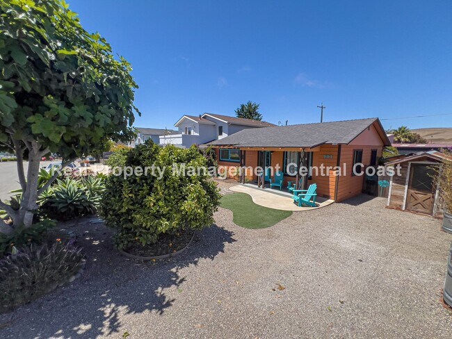 Primary Photo - AVAILABLE AUGUST - Charming Morro Bay Home...