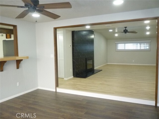 Building Photo - 1432 W 172nd St
