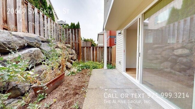 Building Photo - 20669 SW Skiver St