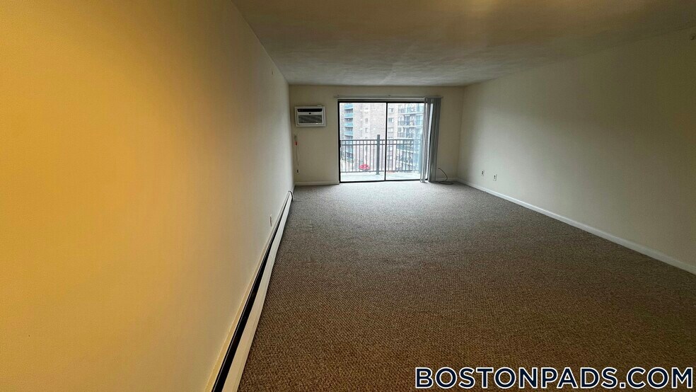 Building Photo - 245 Main St