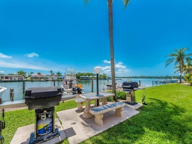 Building Photo - 51 Island Way