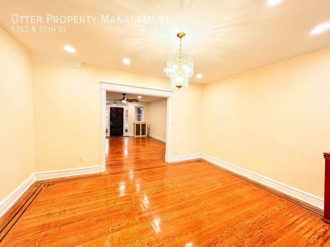 Building Photo - 5352 N 15th St