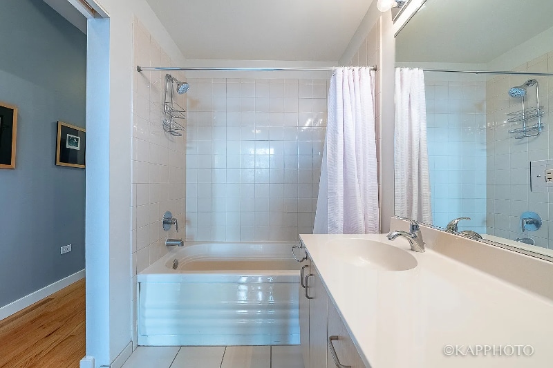 Building Photo - 1720 S Michigan Ave