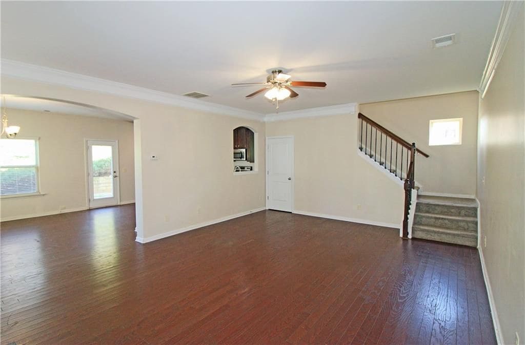 Building Photo - 315 Lakeside Ln