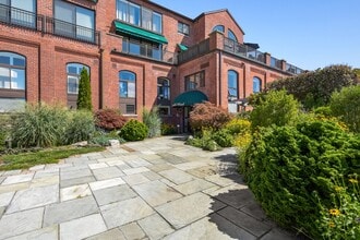 Building Photo - 17 Water St